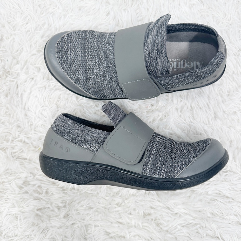 Traq by Alegria Qwik Slip On Knit Comfort Shoes size 38 8 8.5 Grey